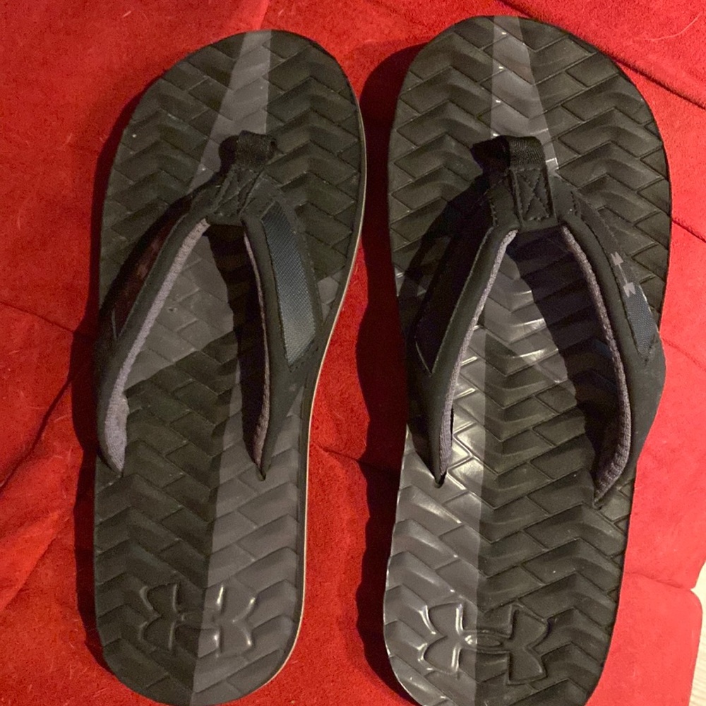 Youth Under Armour Flip Flops